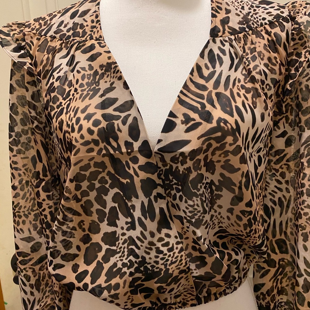 πHPπBlue Life Fina Animal Print Crop Top- NWOT - Picture 7 of 12